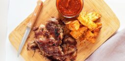 Χοιρινές μπριζόλες με sauce BBQ
