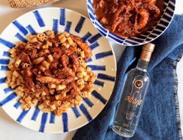 Χταπόδι με κοφτό μακαρονάκι