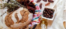 Ψωμί ολικής αλέσεως στη γάστρα χωρίς ζύμωμα
