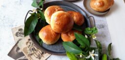 Brioche με γέμιση πραλίνας