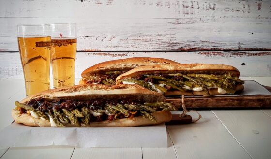 Gourmet hot dog  με υλικά από τις ” Οι Γουμένισσες “