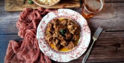 Χοιρινή τηγανιά με μουστάρδα και μπύρα