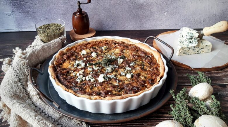 Τάρτα με μανιτάρια, καρύδια και blue cheese
