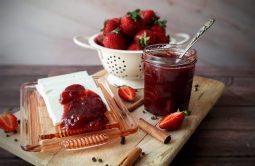 Chutney φράουλας με τζίντζερ