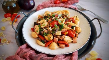 Κοχυλάκι με μελιτζάνες και σύγκλινο Κρήτης