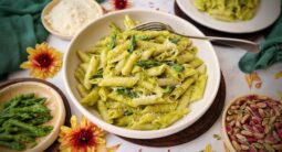 Πένες με σπαράγγια και φιστίκια Αιγίνης