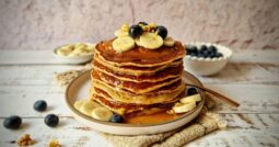 Pancakeς μπανάνας με καρύδια
