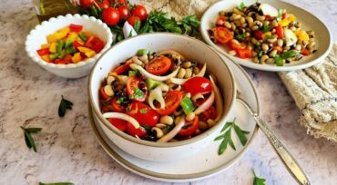 Σαλάτα με μαυρομάτικα φασόλια