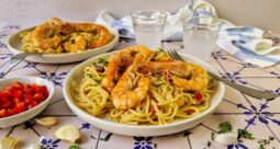 Γαριδομακαρονάδα με ούζο Βαρβαγιάννη και κρέμα γάλακτος