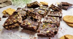 Μπάρες με μπισκότα McVitie'ς Digestiveς Light & ξηρούς καρπούς