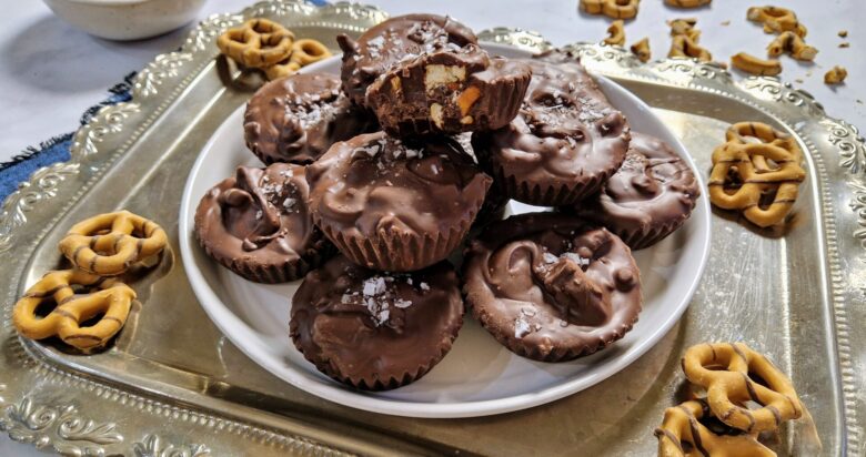 Κυπελάκια σοκολάτας με μπισκότα McVities Flipz Caramel και φυστικοβούτυρο