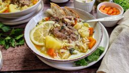 Κρεατόσουπα με κριθαράκι