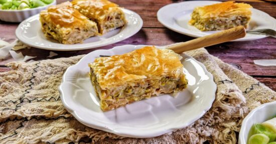 Νηστίσιμη πρασόπιτα με κρόσσια φύλλου ΧΡΥΣΗ ΖΥΜΗ