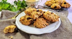 Cookieς με σταφίδες και καρύδια