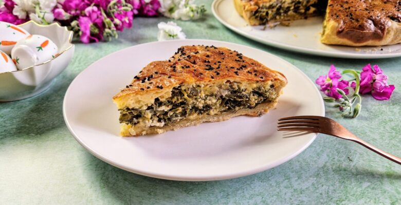 Ανοιξιάτικη χορτόπιτα με γιαουρτόκρεμα