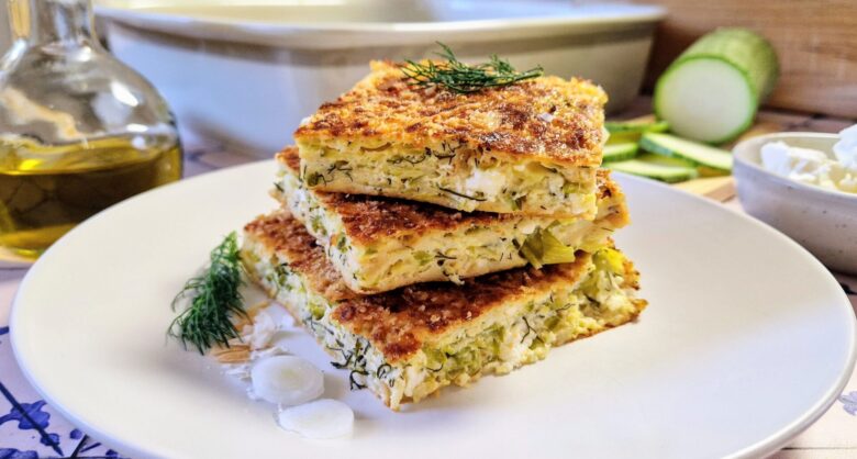 Κολοκυθόπιτα με κρόσσια φύλλου, φέτα και γιαούρτι