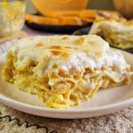 Λαζάνια στο φούρνο με κιμά κοτόπουλο & κίτρινη κολοκύθα