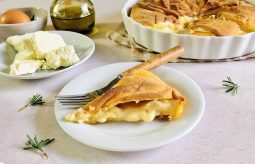 Τυρόπιτα με μπεσαμέλ φέτας