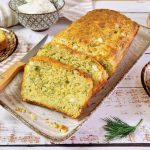 Αλμυρό κέικ με φέτα, γραβιέρα και άνηθο