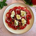 Carpaccio ντομάτας με κρέμα cottage, τυριού και γιαουρτιού